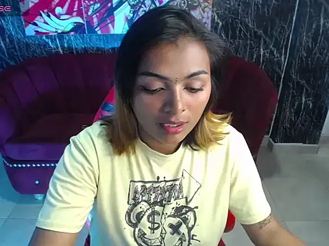 Snapshot of madelein_m chatting on February 6, 2025, 6:56 pm madelein m online show from February 6, 2025, 6:56 pm
