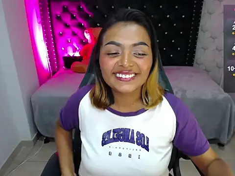 Snapshot of madelein_m chatting on February 13, 2025, 12:24 am madelein m online show from February 13, 2025, 12:24 am