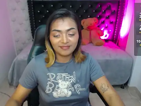 Snapshot of madelein_m chatting on February 20, 2025, 10:37 pm madelein m online show from February 20, 2025, 10:37 pm