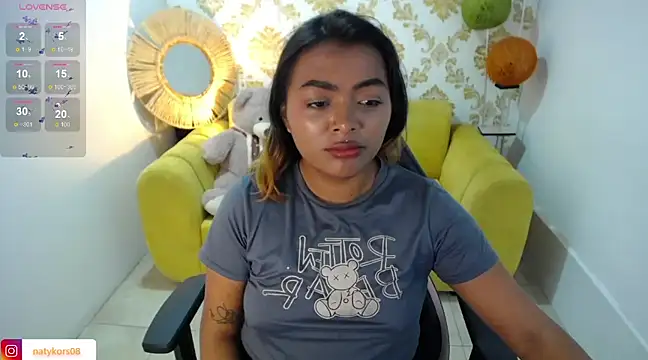 Snapshot of madelein_m chatting on March 5, 2025, 6:56 pm madelein m online show from March 5, 2025, 6:56 pm