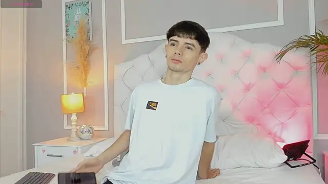 connor and angel online show from March 7, 2025, 1:07 pm