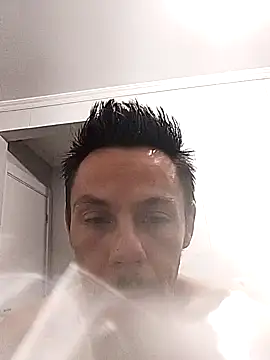 Santanacumxplod online show from February 1, 2026, 8:24 am