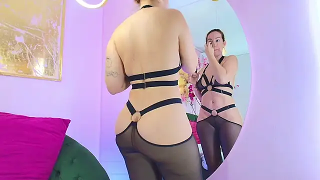 scarlette69 online show from October 14, 2025, 8:20 pm