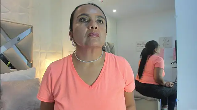 raquell moore online show from March 8, 2026, 2:04 am