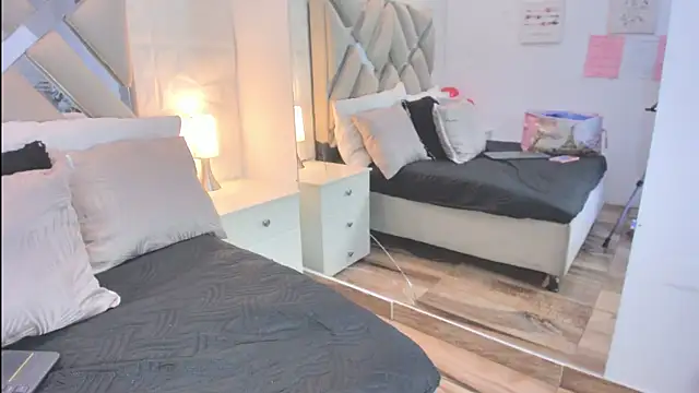 raquell moore online show from March 28, 2026, 2:27 pm