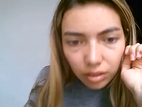 VittoriaTaylor online show from June 7, 2026, 6:00 pm