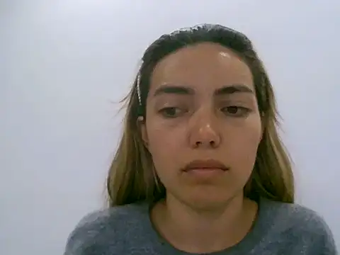 VittoriaTaylor online show from June 9, 2026, 4:13 am