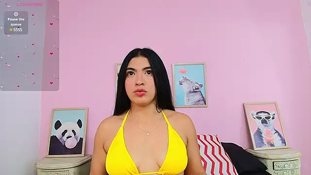 NicolettaLima online show from February 12, 2025, 4:33 am