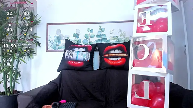 NicolettaLima online show from February 14, 2025, 8:15 pm