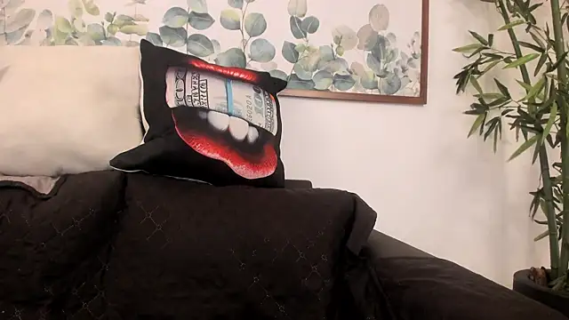 NicolettaLima online show from March 18, 2025, 2:36 am