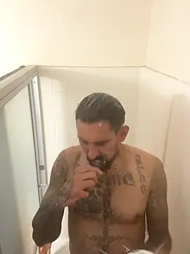 hornycouple818 online show from November 20, 2025, 7:19 am