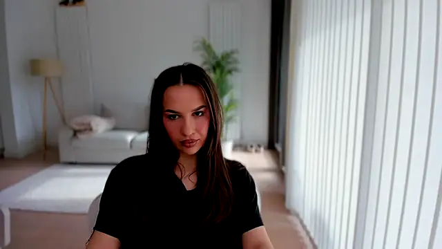 Snapshot of GoddessRoxana chatting on February 21, 2025, 11:55 am GoddessRoxana online show from February 21, 2025, 11:55 am