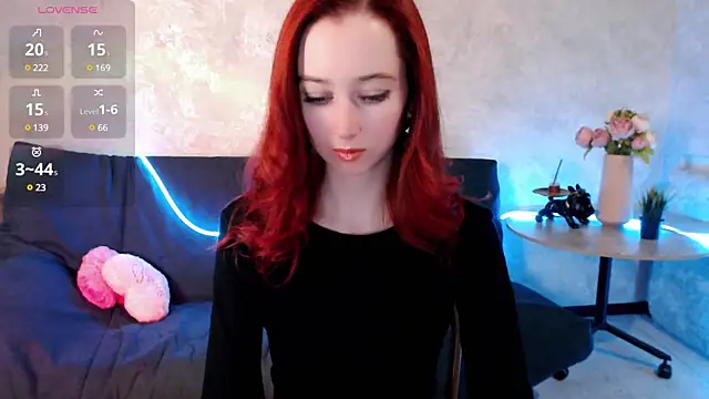 StelaMosy online show from February 8, 2025, 3:42 pm