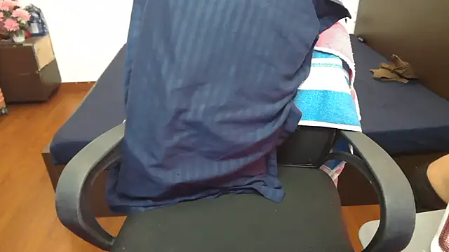 LovelyRosy online show from February 6, 2026, 12:59 am