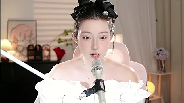 Dou-Dou-er online show from October 17, 2025, 12:52 pm