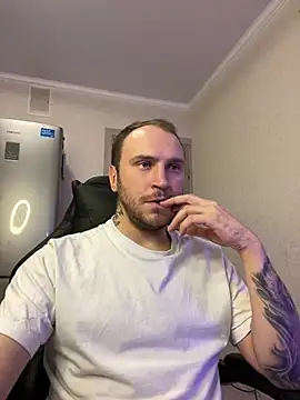 Snapshot of _XxX-XxX_ chatting on February 22, 2025, 1:00 am  XxX-XxX  online show from February 22, 2025, 1:00 am