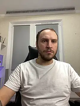 Snapshot of _XxX-XxX_ chatting on March 4, 2025, 9:32 pm  XxX-XxX  online show from March 4, 2025, 9:32 pm