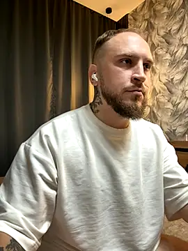 Snapshot of _XxX-XxX_ chatting on October 5, 2025, 7:23 pm  XxX-XxX  online show from October 5, 2025, 7:23 pm
