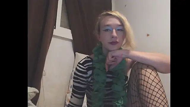 Snapshot of Rudy__Ryabina chatting on March 21, 2025, 9:12 pm Rudy Ryabina online show from March 21, 2025, 9:12 pm