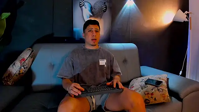 Snapshot of Fraannco chatting on January 24, 2025, 8:54 pm Fraannco online show from January 24, 2025, 8:54 pm