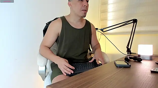 Snapshot of Fraannco chatting on January 29, 2025, 2:00 pm Fraannco online show from January 29, 2025, 2:00 pm