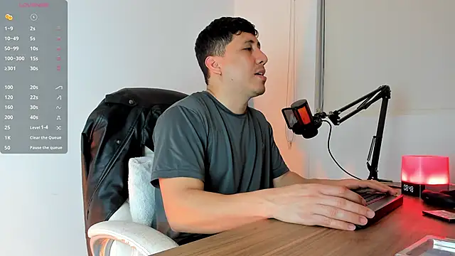 Snapshot of Fraannco chatting on March 6, 2025, 1:37 am Fraannco online show from March 6, 2025, 1:37 am