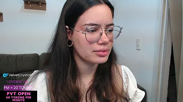 crystalll room online show from September 24, 2025, 2:48 am