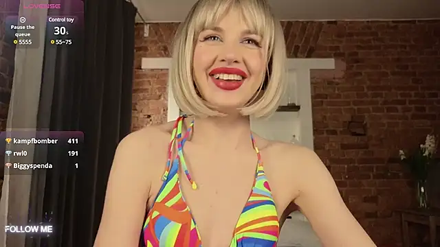 Snapshot of _TiffanyCo_ chatting on January 19, 2025, 9:33 am  TiffanyCo  online show from January 19, 2025, 9:33 am