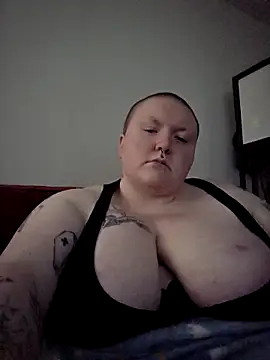 CorgiGodez98 online show from April 14, 2026, 1:33 am