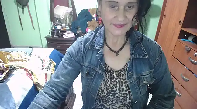 jazmin mature  online show from March 19, 2025, 2:57 pm