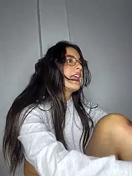 baaby-miiaa online show from March 8, 2025, 6:21 am