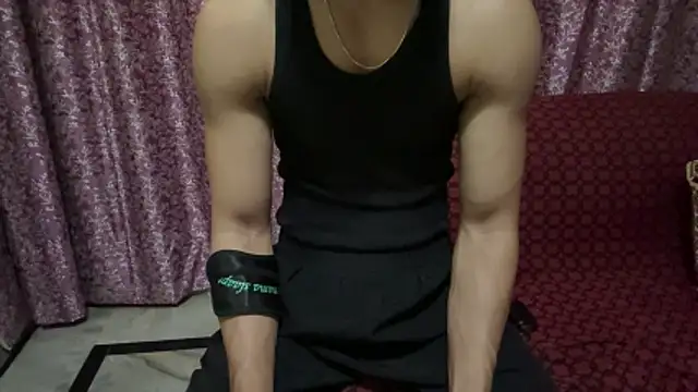 Snapshot of hot_hunk_boy chatting on March 1, 2026, 10:06 am hot hunk boy online show from March 1, 2026, 10:06 am