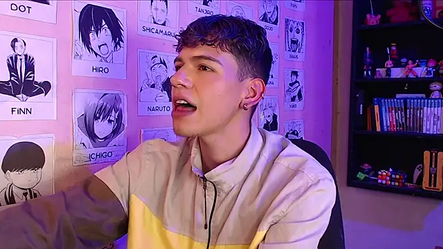 Snapshot of Mickey_Magic chatting on February 7, 2025, 9:26 pm Mickey Magic online show from February 7, 2025, 9:26 pm