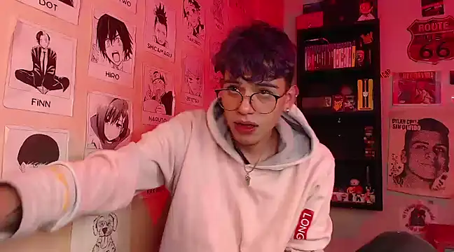 Snapshot of Mickey_Magic chatting on February 8, 2025, 3:41 am Mickey Magic online show from February 8, 2025, 3:41 am