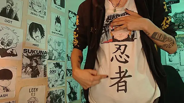 Snapshot of Mickey_Magic chatting on March 1, 2025, 5:42 am Mickey Magic online show from March 1, 2025, 5:42 am