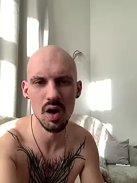 AssHunter4k online show from March 3, 2025, 1:20 pm