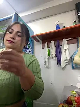 Miia Jazmin online show from March 14, 2025, 1:24 pm