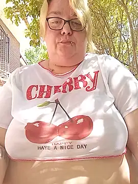diosacurvy1984 online show from June 6, 2026, 11:26 am