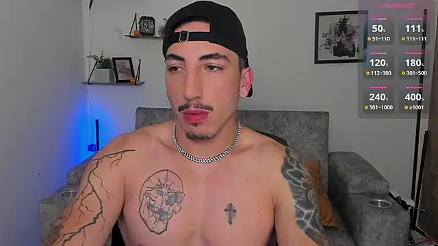 dylanspencer28 online show from October 30, 2025, 2:13 am