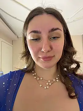 KiraBarlows online show from February 4, 2026, 8:14 pm