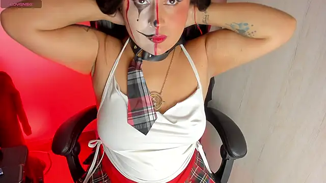 VanneCute1 online show from November 1, 2025, 5:09 am