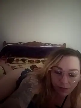 KittzyKat online show from February 5, 2025, 6:02 am