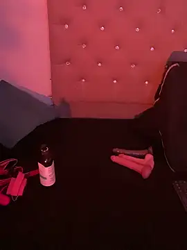 yelicampbell online show from March 7, 2025, 3:19 am