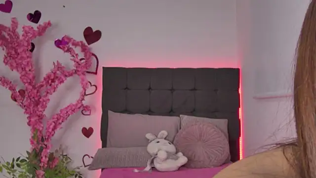 Snapshot of AmandaBrooks_18 chatting on February 18, 2026, 2:29 am AmandaBrooks 18 online show from February 18, 2026, 2:29 am