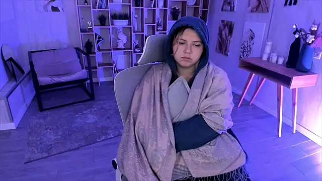 DiaAngell online show from September 30, 2025, 8:14 pm