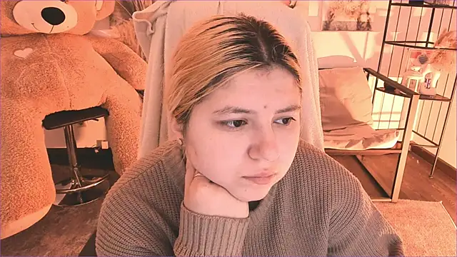 DiaAngell online show from January 11, 2026, 7:19 pm