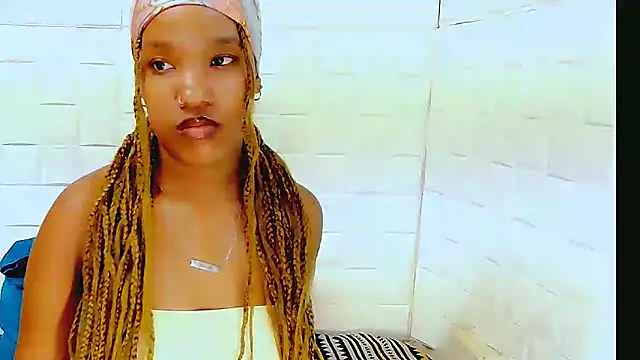 EroticSexyPrada online show from March 17, 2025, 9:23 pm