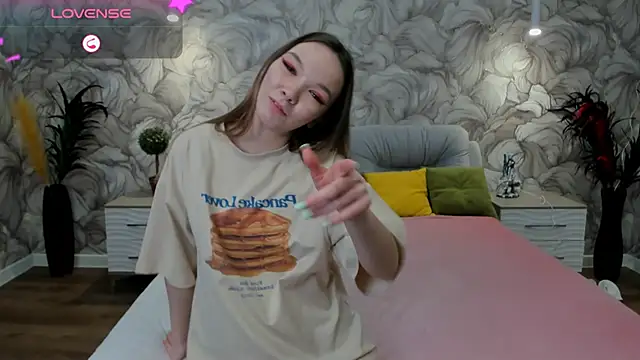 SusannJohnson online show from March 8, 2025, 1:14 pm