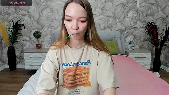 SusannJohnson online show from March 9, 2025, 11:58 am