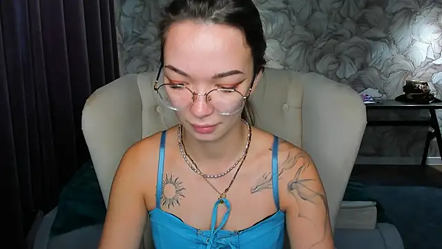 SusannJohnson online show from April 1, 2026, 1:28 am